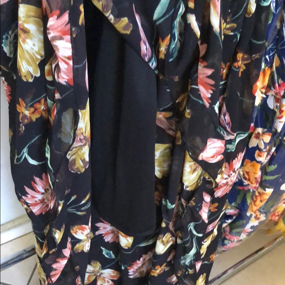 Trend Setter Diva Boutique Black Floral High-Low Cold Shoulder Dress - Picture 7 of 10